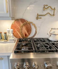 Inspire Me! Home Decor Gold Circle Wreath