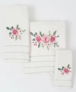 Inspire Me! Home Decor BATHROOM Spring Garden Towel (3 Sizes)