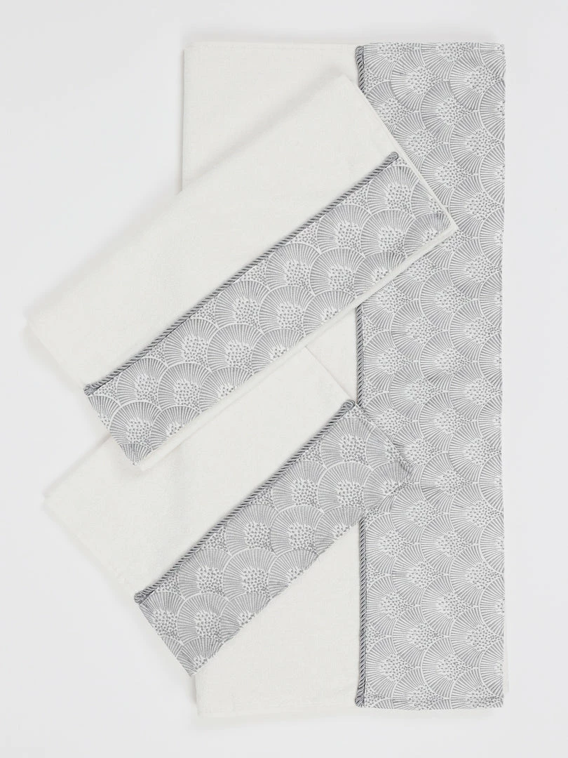 Inspire Me! Home Decor Decorative Shell Towel (2 Colors, 3 Styles) 4 Inspire Me! Home Decor Decorative Shell Towel (2 Colors, 3 Styles)