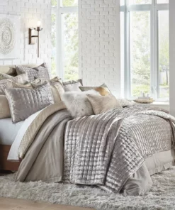 Cloud9d BEDDING Prato Beige Quilt Set (2 Sizes)