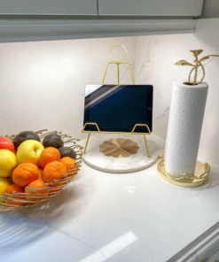 Inspire Me! Home Decor Gold Metal Easel