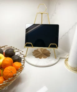 Inspire Me! Home Decor Gold Metal Easel
